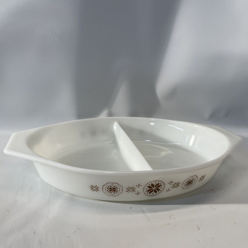 PYREX Town & Country 1-1/2 Quart Divided Serving Dish Vintage Very Good Condit
